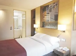 Hotel At